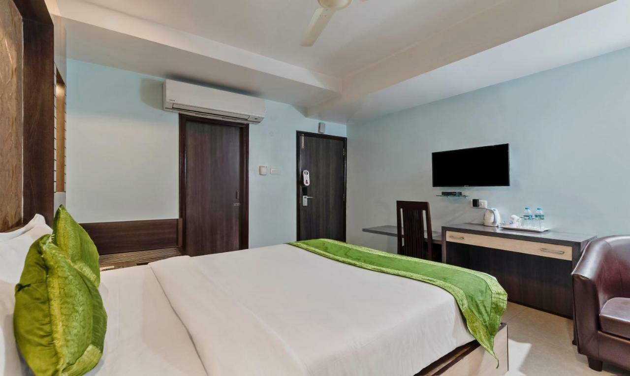 Oyo 3811 Geetanjali Regency Hotel Calcutta Exterior foto